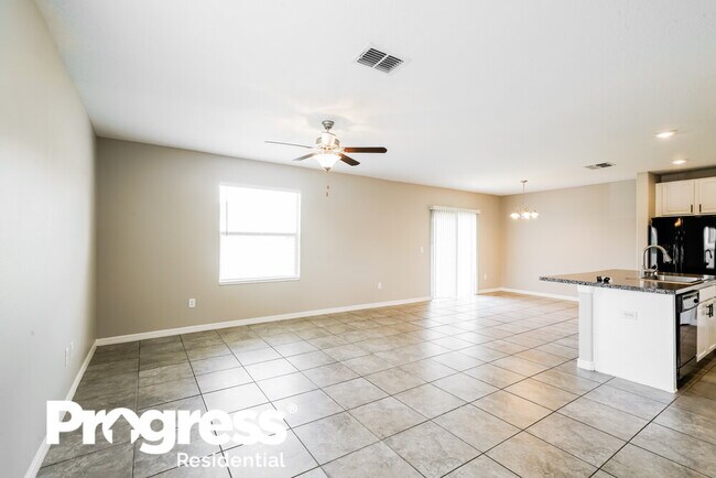 Foto del edificio - 15423 Dark Star Ln