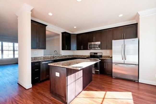 Building Photo - 1570 Wickham Pond Dr
