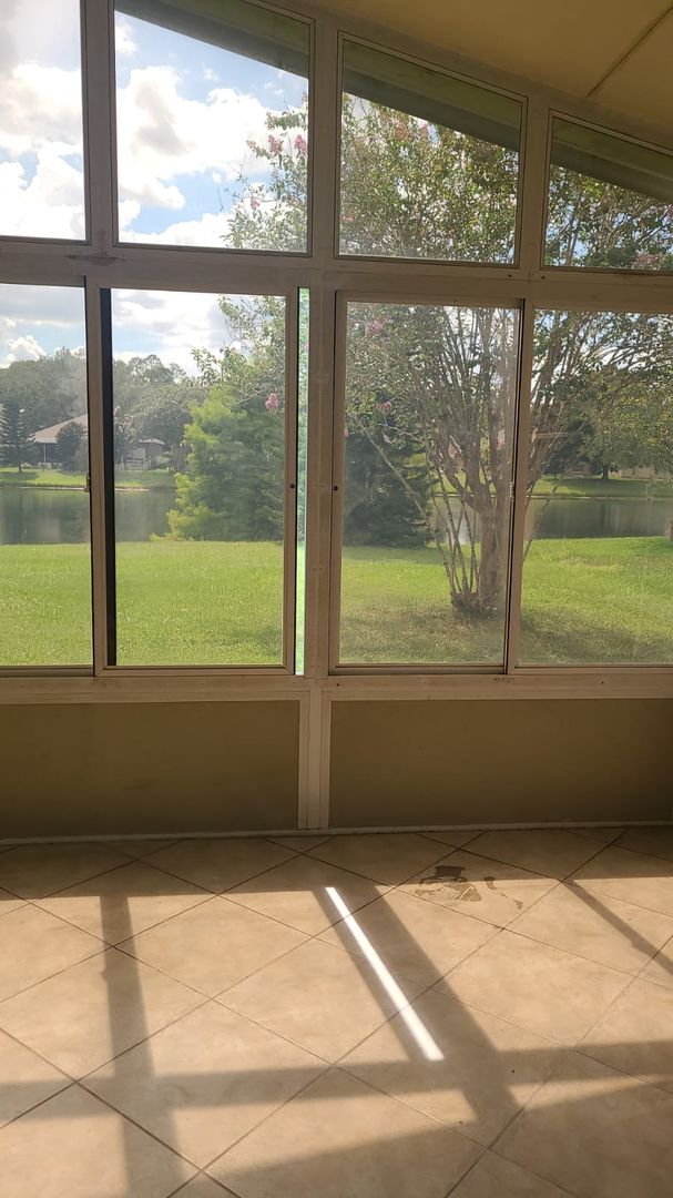 Foto del edificio - 14512 Lisalynne Ct