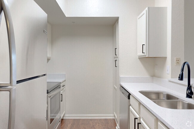 The Areca con solárium - 1BD, 1BA - 888SF - Royal Palm Terrace Apartments