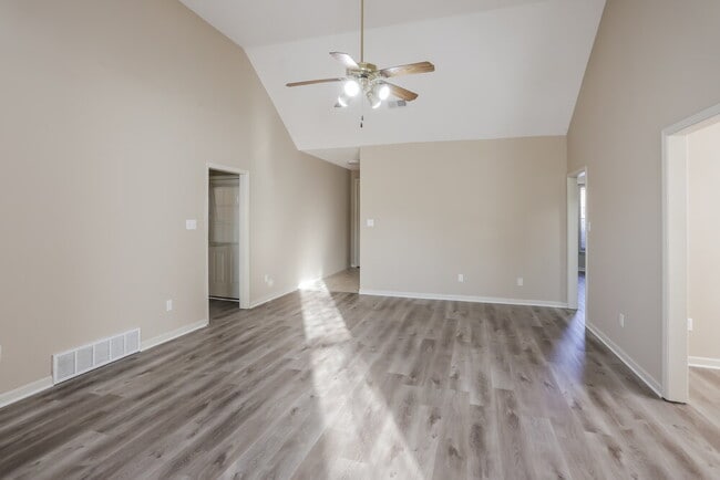 Foto del edificio - 1129 Red Fern Cir E