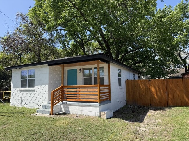 Foto del edificio - 239 Jenks St