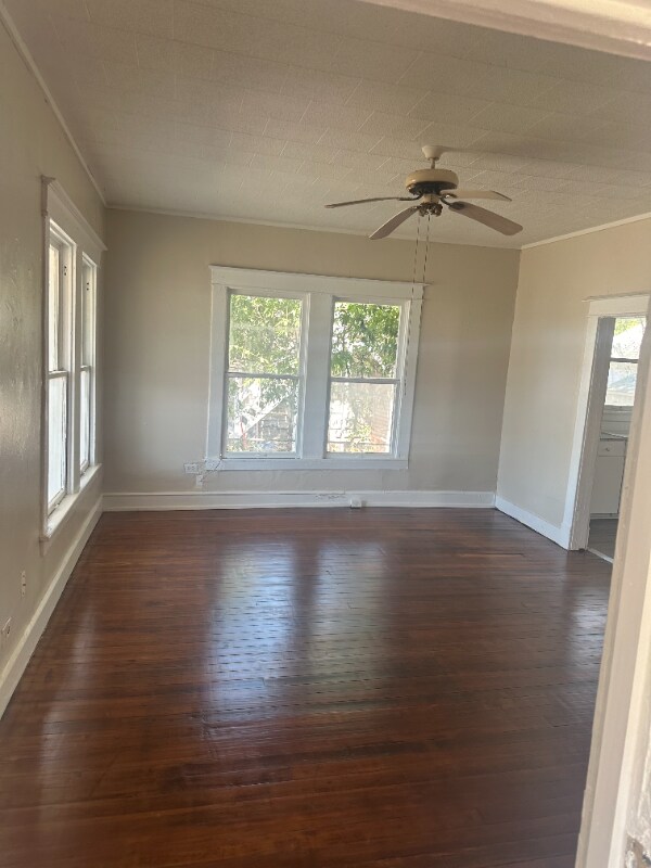 Building Photo - 1412 Burleson Ave