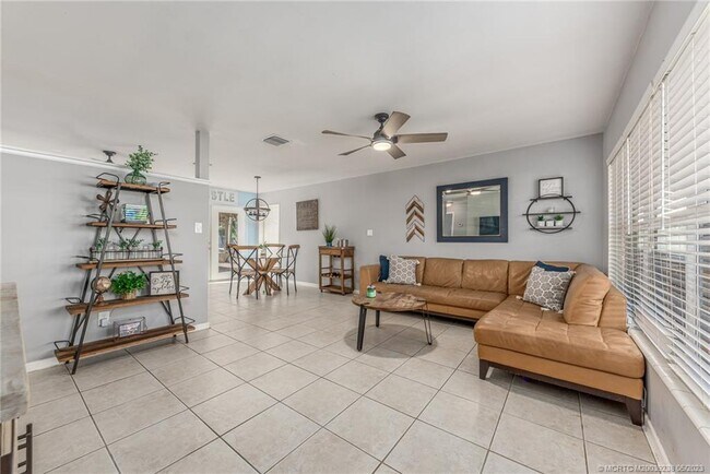 Foto del edificio - 3156 SE Mimosa St