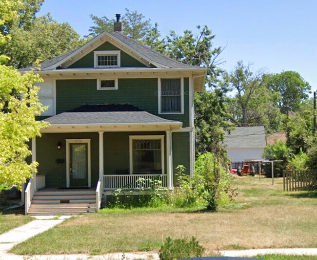 Building Photo - 1530 12th Ave