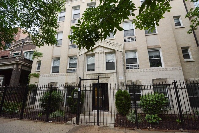 Building Photo - 1850 N Humboldt Blvd