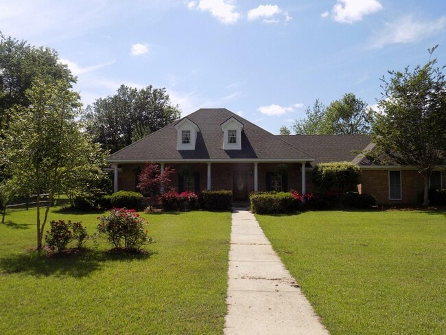 Building Photo - 11 Serene Meadows Dr
