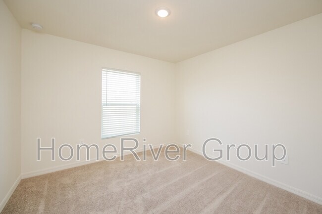Foto del edificio - 2475 NW 23rd Ave