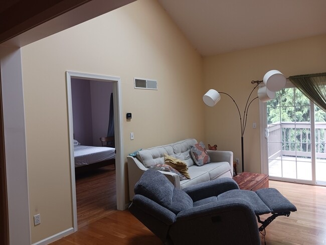 Building Photo - 24 Parkside Dr