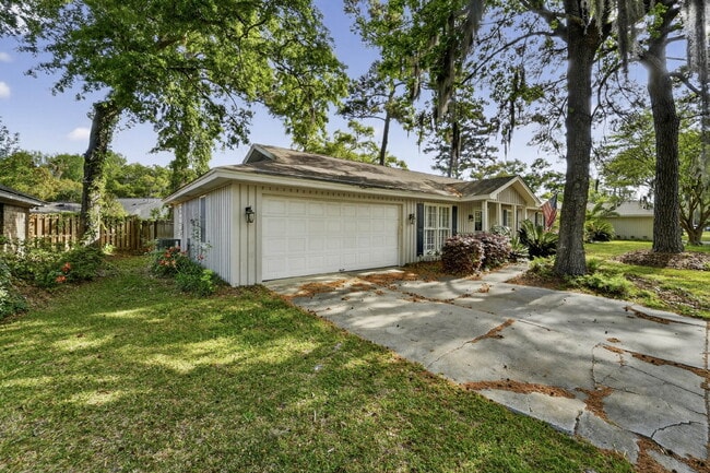 Building Photo - 118 Blue Heron Dr