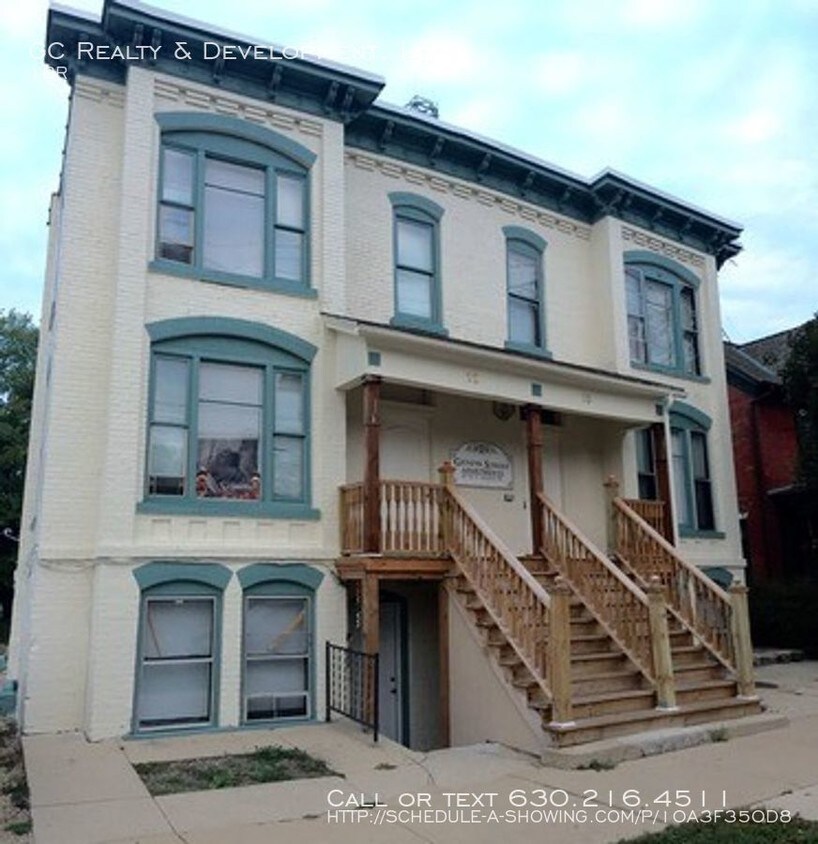 12 S Geneva St, Elgin, IL 60120 Apartment for Rent in Elgin, IL