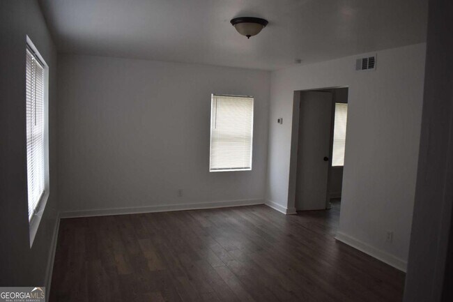 Foto del edificio - 1156 Triple Hill Dr