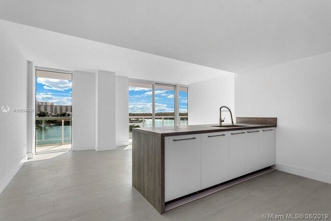 Foto del edificio - 400 Sunny Isles Blvd