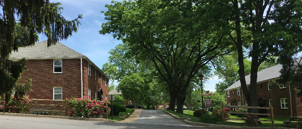 Primary Photo - Rivercroft Apartments and Townhouses