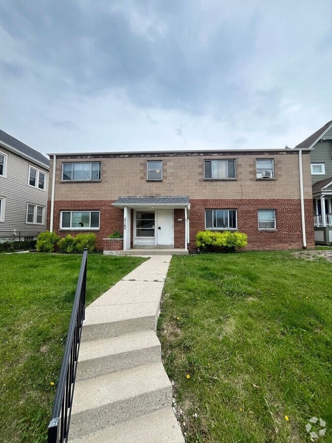 Building Photo - 3140 S Kinnickinnic Ave