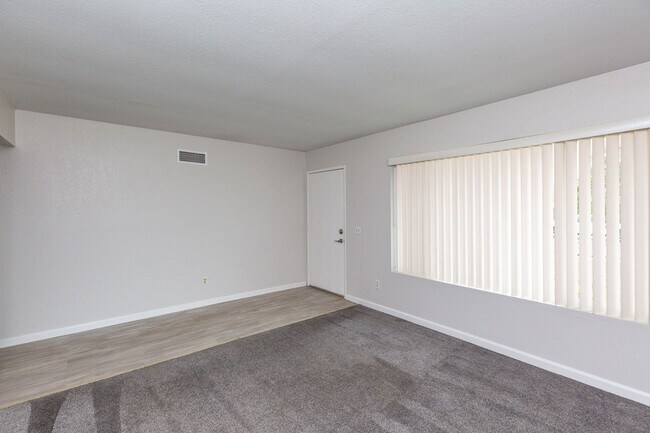 Foto del edificio - 3 bed, 2 bath Single Family Home in Mira Mesa