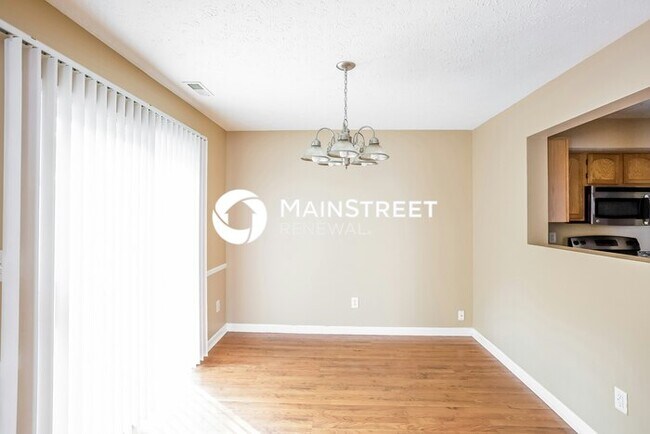 Foto del edificio - 3 Bedroom Pet-Friendly Home in Indianapolis, IN with Main Street Renewal