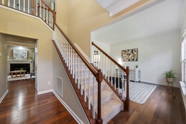 Foto del edificio - 4 Bedroom, 3 Bath Home w/ 2 Car Garage; Fl...