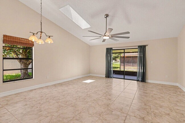 Foto del edificio - 3695 Brentwood Ct
