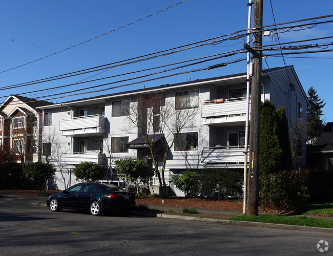 Building Photo - Hawthorne Place