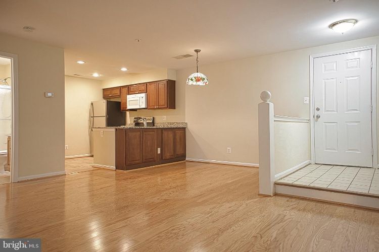 244 S Reynolds St Unit 105, Alexandria, VA 22304 Condo for Rent in