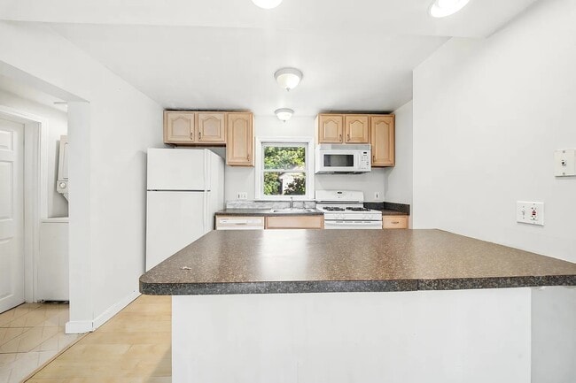 Foto del edificio - 722 Highland Ave
