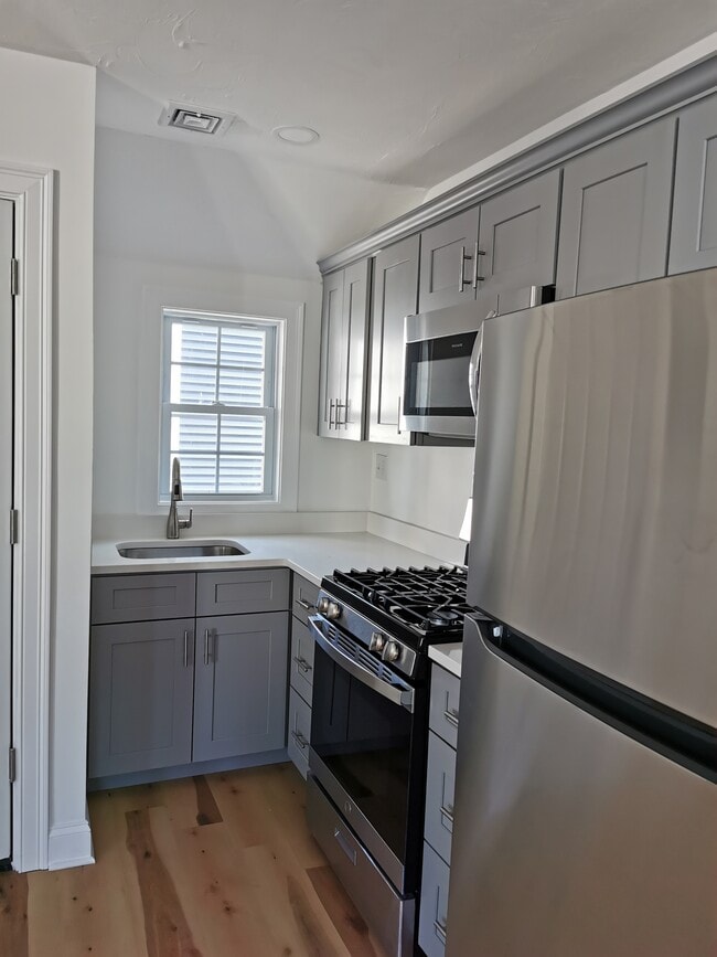 Building Photo - 11 Willet St