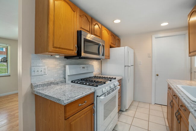 Building Photo - 5116 Cherryvale Dr