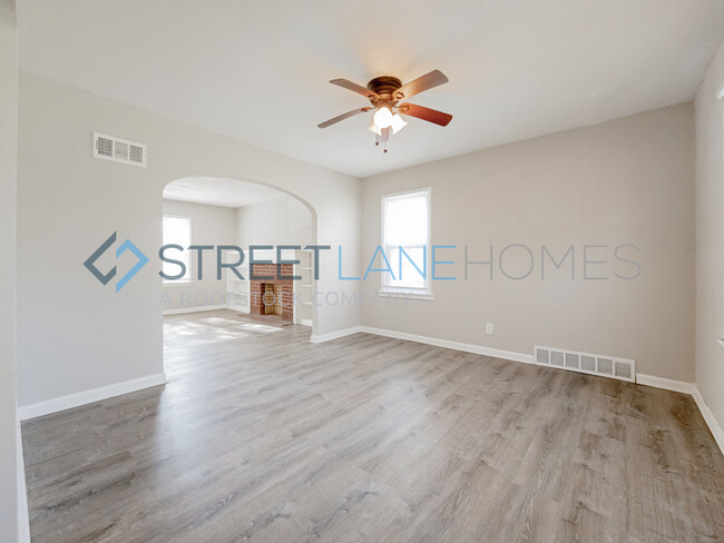 Building Photo - Charming 4 Bedroom in Saint Louis!