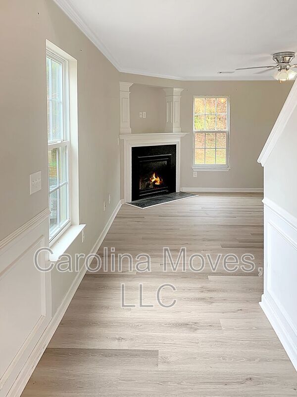 Building Photo - 129 Kingfisher Dr