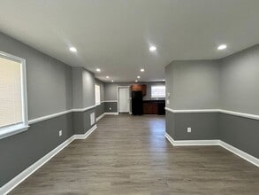 Building Photo - 8599 Chestnut Oak Rd