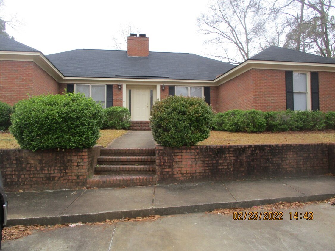 Foto principal - 2313 Jim Stokes Ct