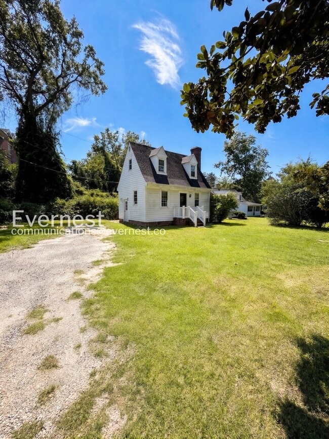 Building Photo - 1 Bed/1 Bath Home with Modern Amenities / Available Now!