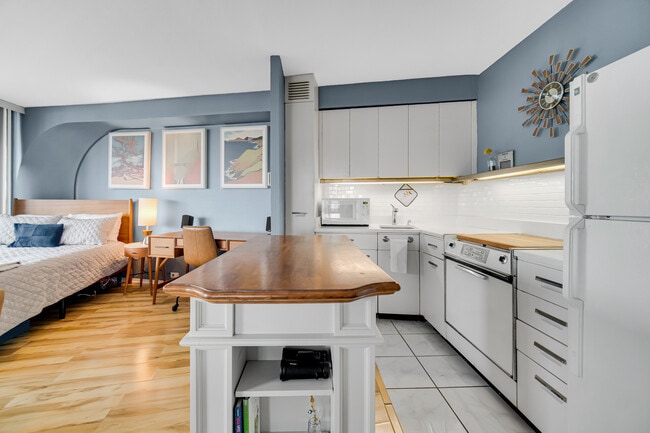 Foto del edificio - 300 N State St