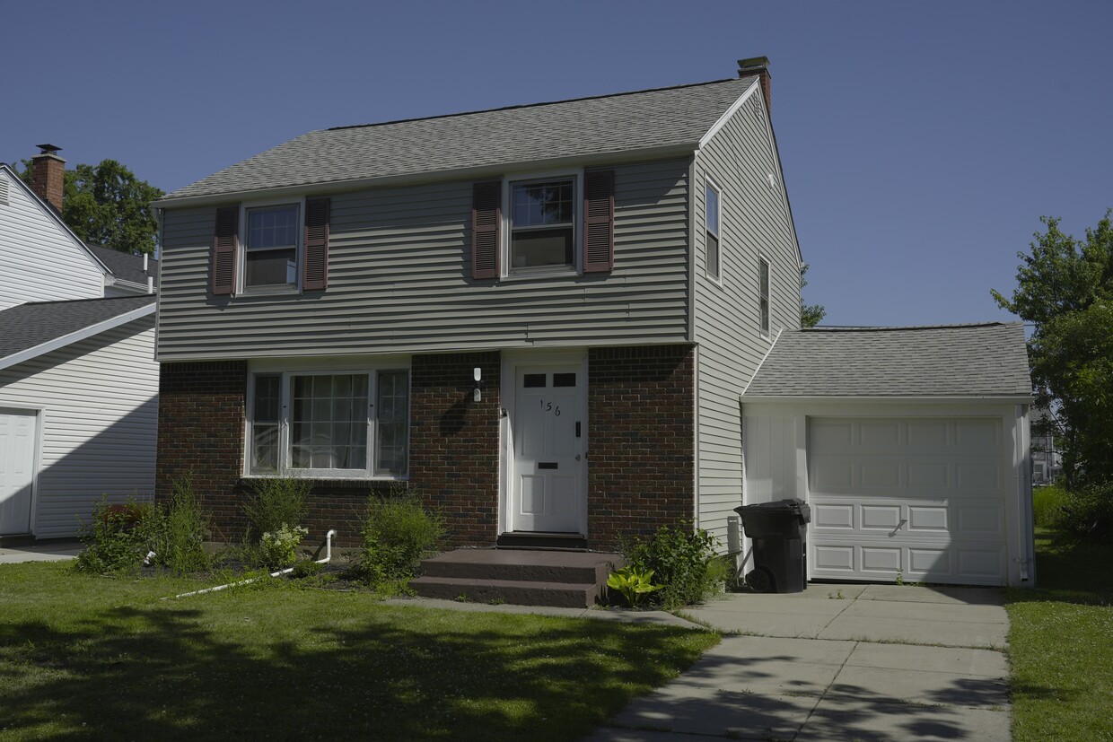 Front of the house - 156 Stoneleigh Ave