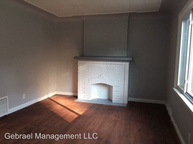 Building Photo - 3 br, 1 bath House - 4821 University Pl.
