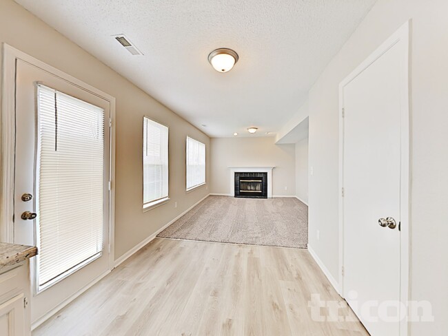 Foto del edificio - 2022 Twin Leaf Ct