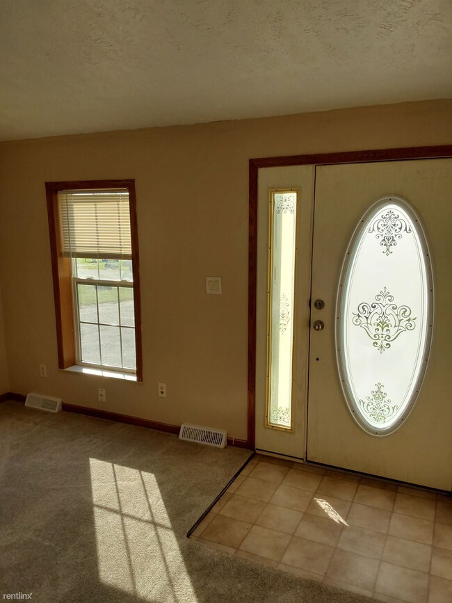 Building Photo - 2 br, 1 bath Duplex - 103 Sunset Ct 103 Su...