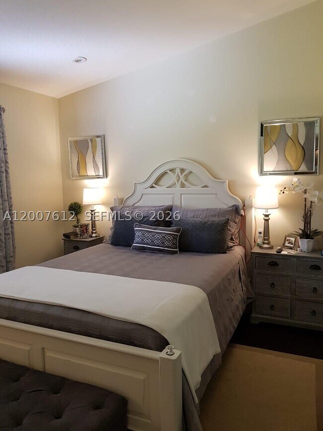 Foto del edificio - 930 NE 33rd Terrace
