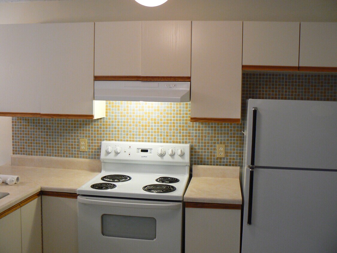 Primary Photo - 176 Fergus St N