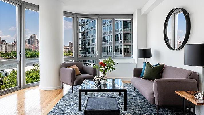 Foto principal - 0 bedroom in LONG ISLAND CITY NY 11109