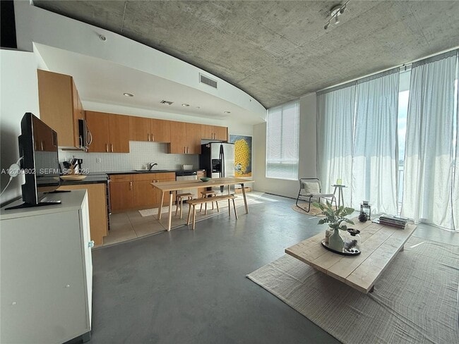 Photo - 300 S Australian Ave Apartment