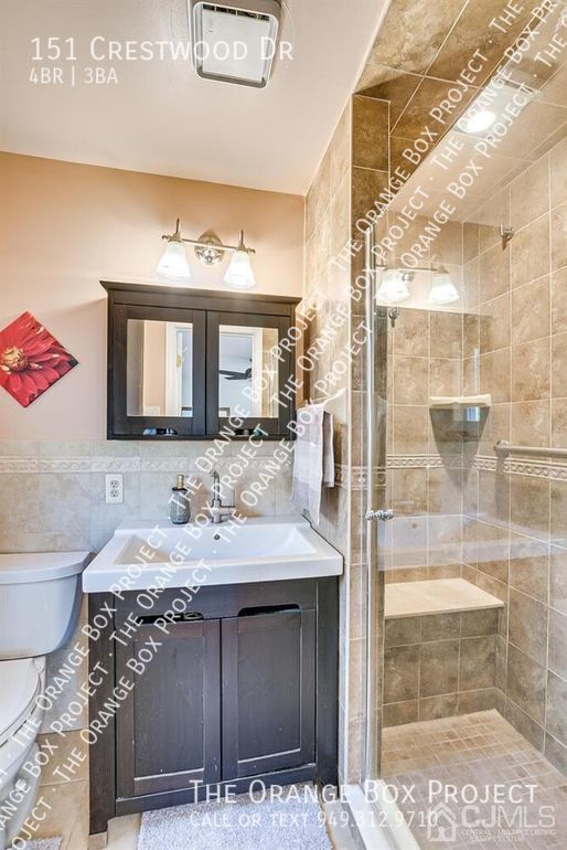 Foto del edificio - 151 Crestwood Dr