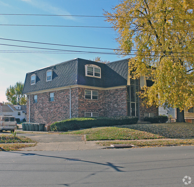 Building Photo - 1635 Watervliet Ave