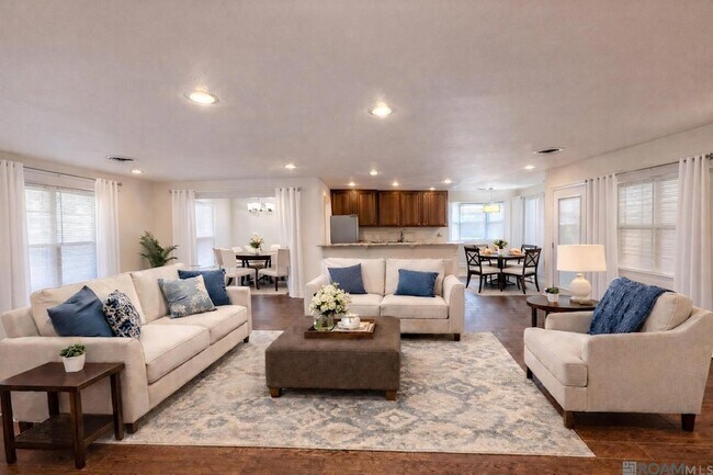 Foto del edificio - 12360 Warwick Ave