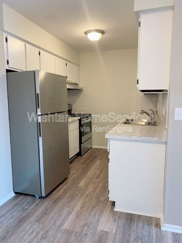 Foto principal - 218 Charleston Blvd