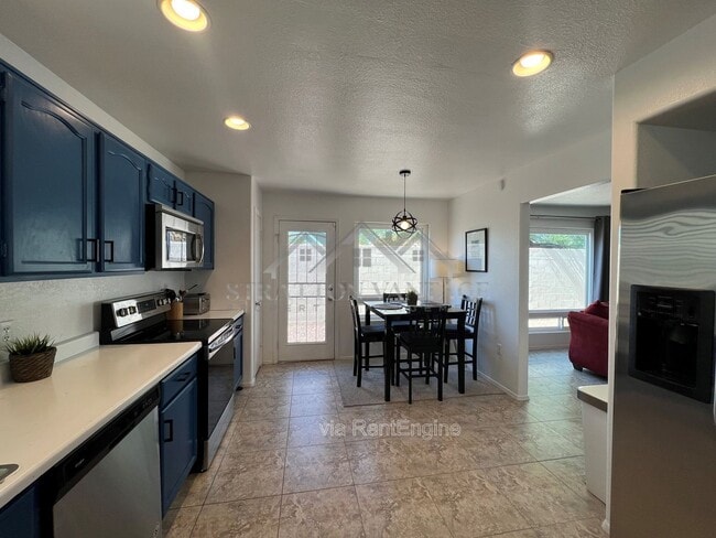 Building Photo - 3402 W Frankfurt Dr