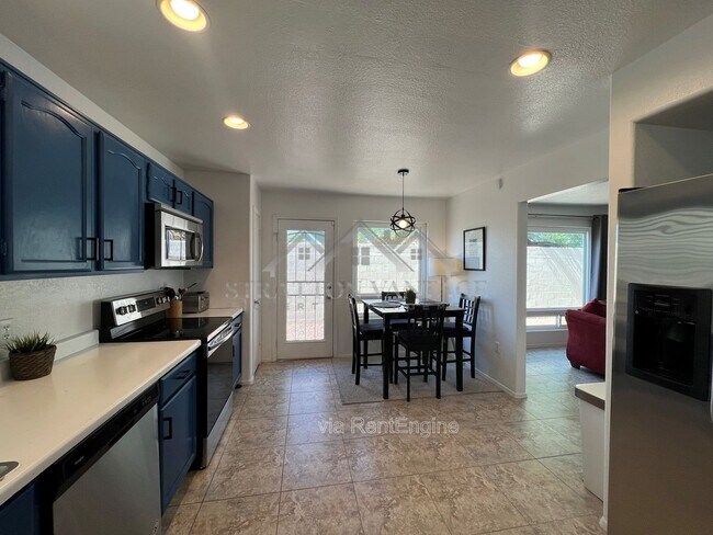 Foto del edificio - 3402 W Frankfurt Dr