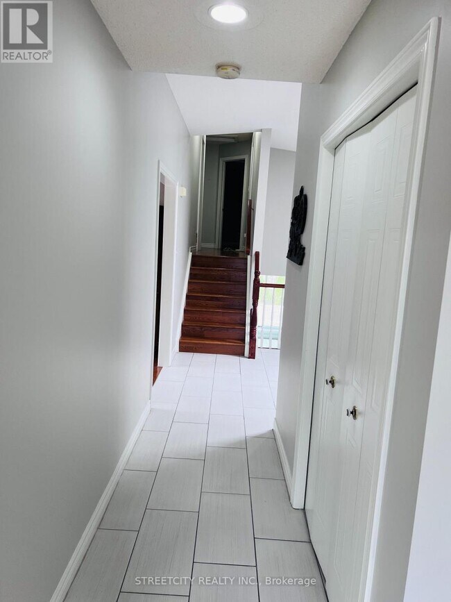 Building Photo - 1279 Aldersbrook Rd