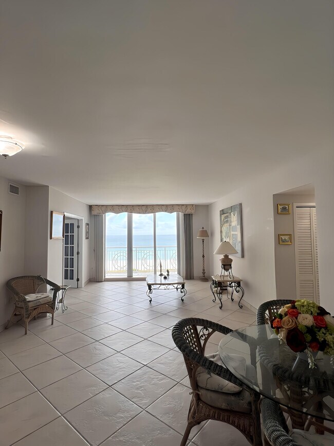 Foto del edificio - 5825 Collins Ave